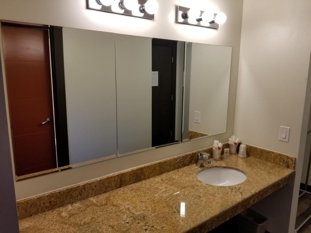 Best Lynnwood Inn מראה חיצוני תמונה